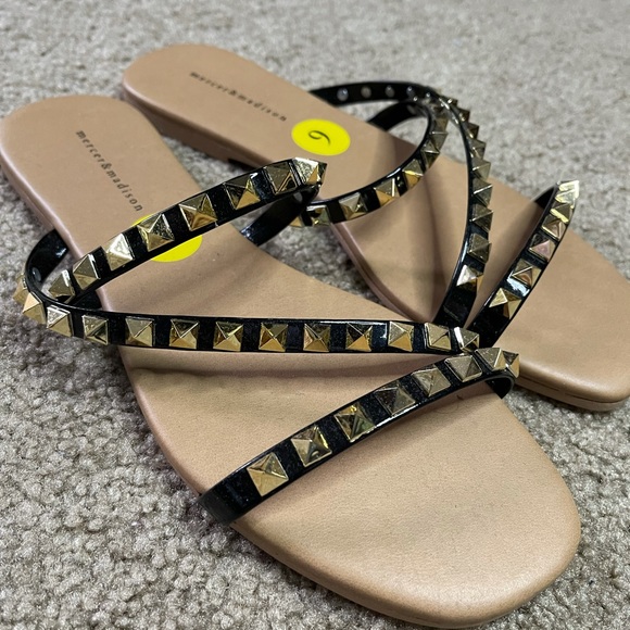 Everyday Sandals - Picture 2 of 5